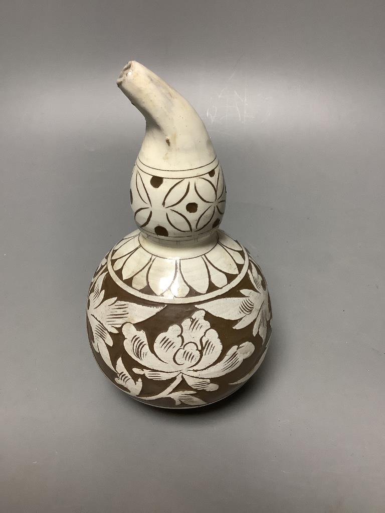 A Chinese gourd shaped vase, height 16cm